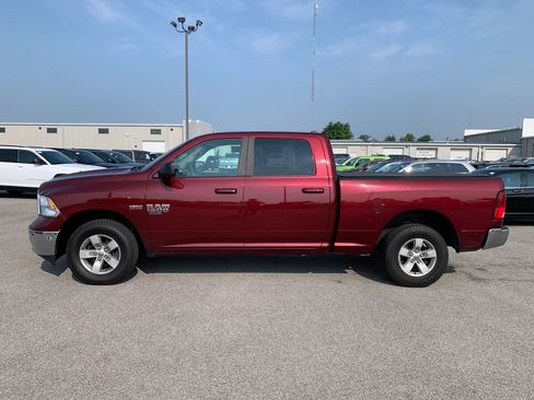 Used 2020 RAM 1500 Classic SLT AWD/4WD image 3