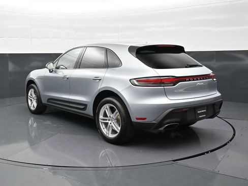 Certified 2025 Porsche Macan AWD/4WD image 3