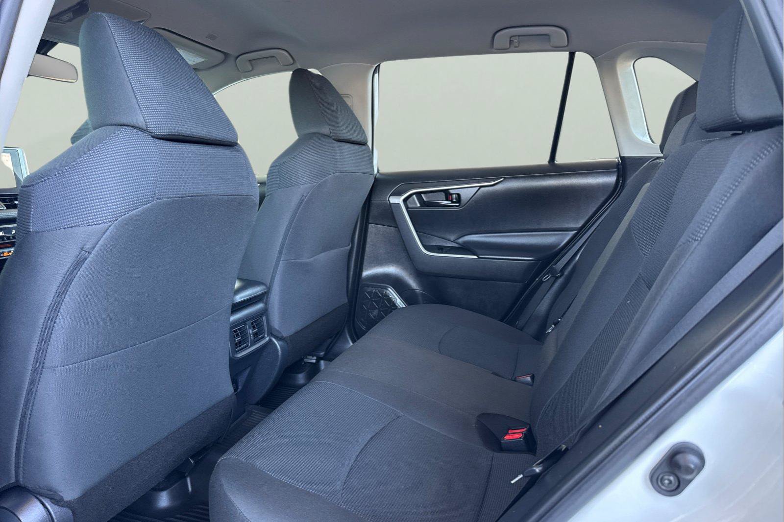 Certified 2023 Toyota RAV4 LE AWD/4WD image 6