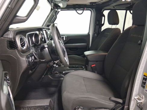 Used 2023 Jeep Gladiator Overland AWD/4WD image 14