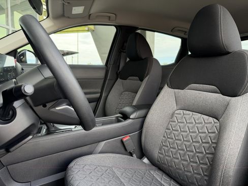 Used 2025 Nissan Kicks SV image 30