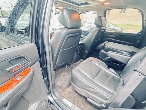 Used 2013 Chevrolet Tahoe LTZ AWD/4WD image 8