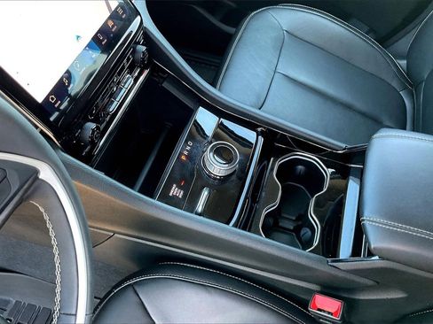 Used 2023 Jeep Grand Cherokee Limited w/ Black Appearance Package image 17