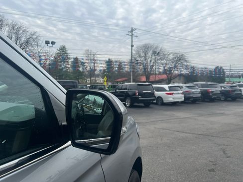 Used 2023 Ford Expedition Limited image 6