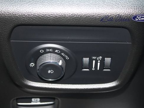 Used 2023 Jeep Grand Cherokee Limited w/ Luxury Tech Group II image 21