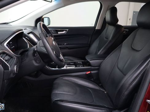 Used 2019 Ford Edge Titanium image 13