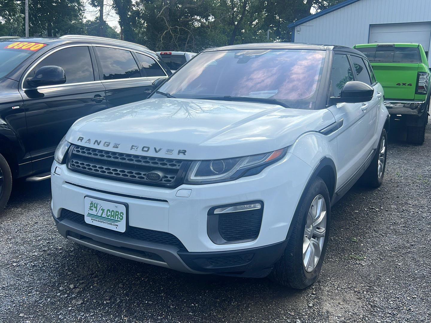 Used 2017 Land Rover Range Rover Evoque SE AWD/4WD image 2