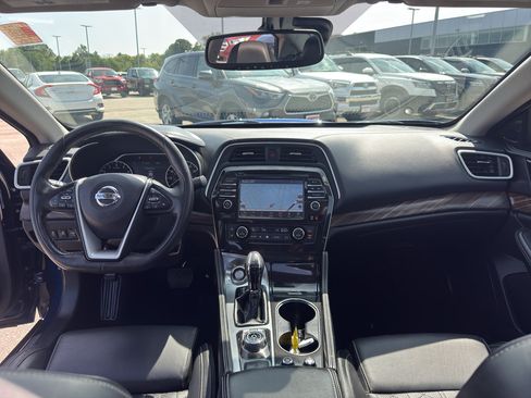 Used 2016 Nissan Maxima Platinum FWD image 27