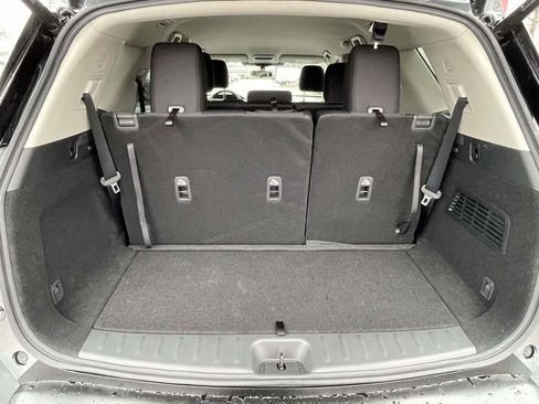 New 2026 Nissan Pathfinder SV image 9