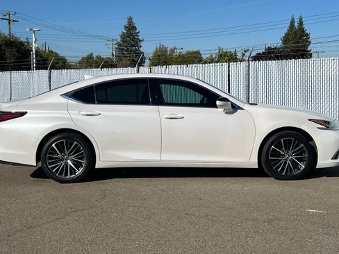 Used 2022 Lexus ES 350 w/ Premium Package FWD image 6