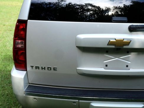 Used 2012 Chevrolet Tahoe LTZ image 25