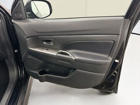 Used 2024 Mitsubishi Outlander Sport AWD image 32