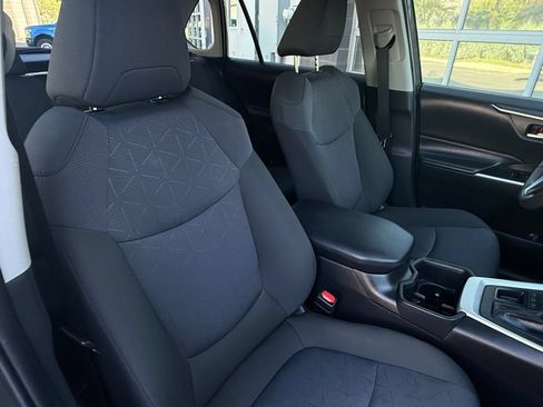 Used 2024 Toyota RAV4 XLE AWD/4WD image 47