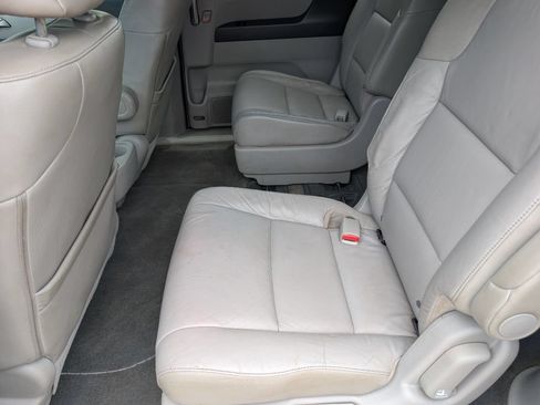 Used 2012 Honda Odyssey Touring image 9