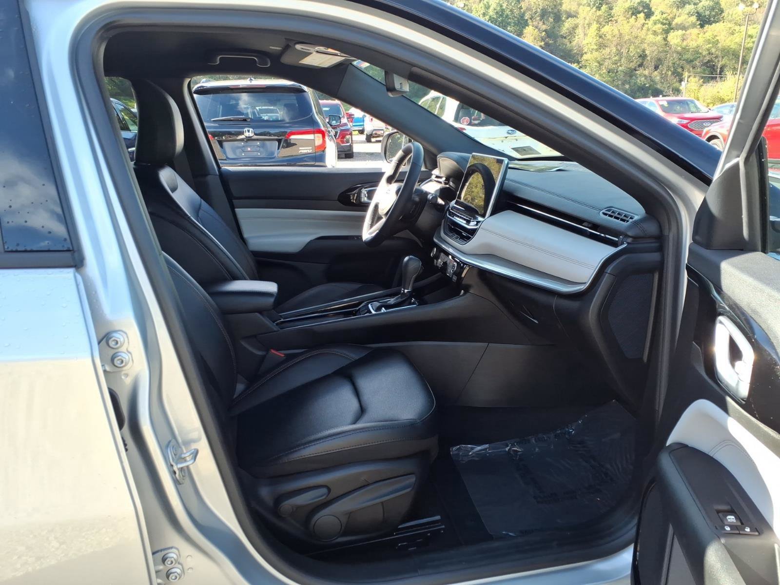 Used 2024 Jeep Compass Limited AWD/4WD image 18