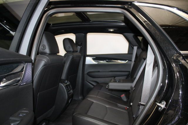 Used 2025 Cadillac XT5 Premium Luxury w/ Technology Package AWD/4WD image 9
