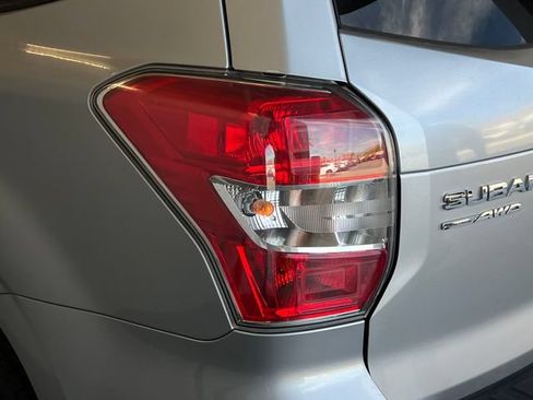 Used 2015 Subaru Forester 2.5i Premium w/ All-Weather Package AWD/4WD image 18