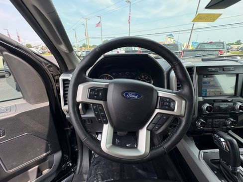 Used 2017 Ford F150 Lariat w/ Equipment Group 502A Luxury AWD/4WD image 14