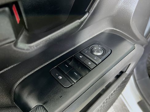 Certified 2025 Toyota Tacoma SR image 18