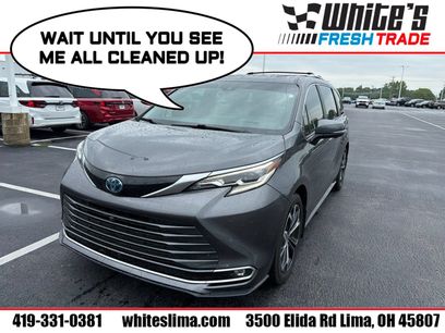 Used 2025 Toyota Sienna Platinum