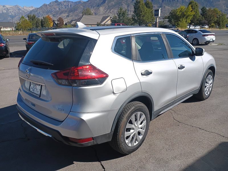 Used 2017 Nissan Rogue S AWD/4WD image 5