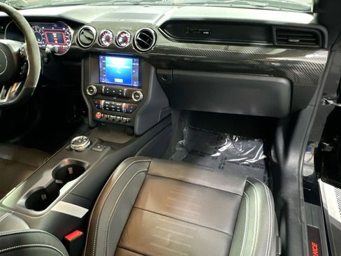 Used 2022 Ford Mustang Shelby GT500 w/ Technology Package image 38