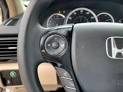 Used 2017 Honda Accord LX image 21