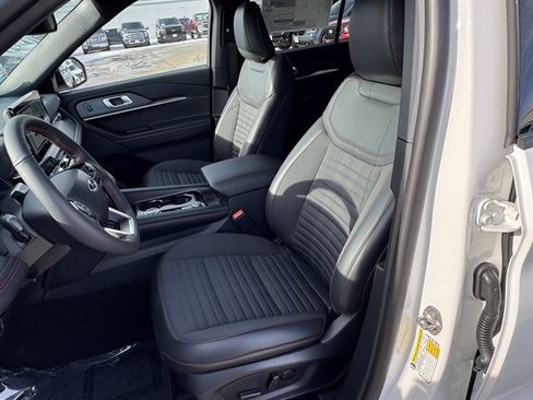 New 2026 Ford Explorer ST-Line w/ ST-Line Street Pack image 22