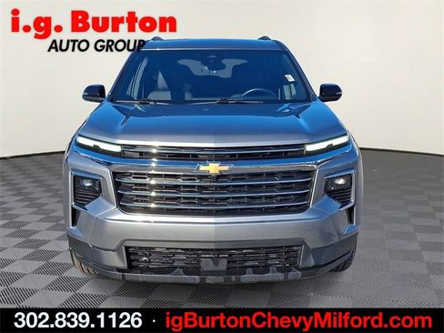 Certified 2025 Chevrolet Traverse LT image 2