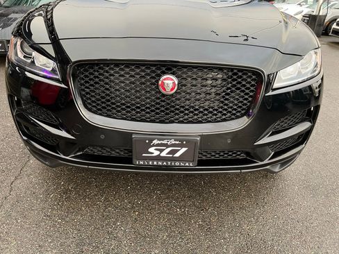 Used 2020 Jaguar F-PACE Premium image 9