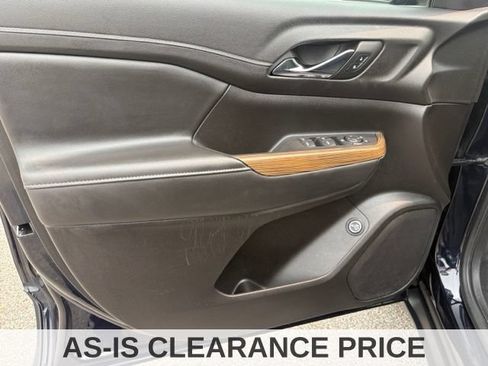 Used 2022 GMC Acadia SLE w/ Driver Convenience Package FWD image 26