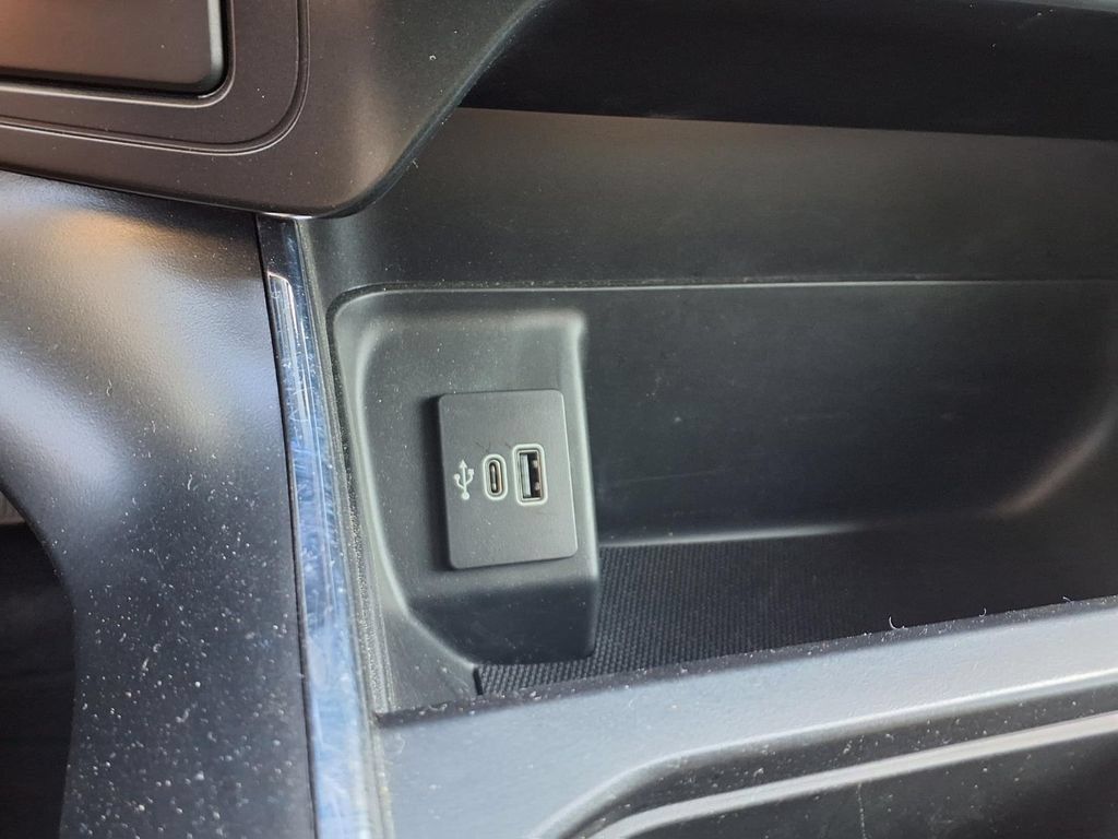 Used 2025 Ford F150 STX w/ Equipment Group 200A RWD image 7