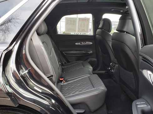 Used 2023 Genesis GV70 3.5T Sport w/ Sport Prestige Package image 16