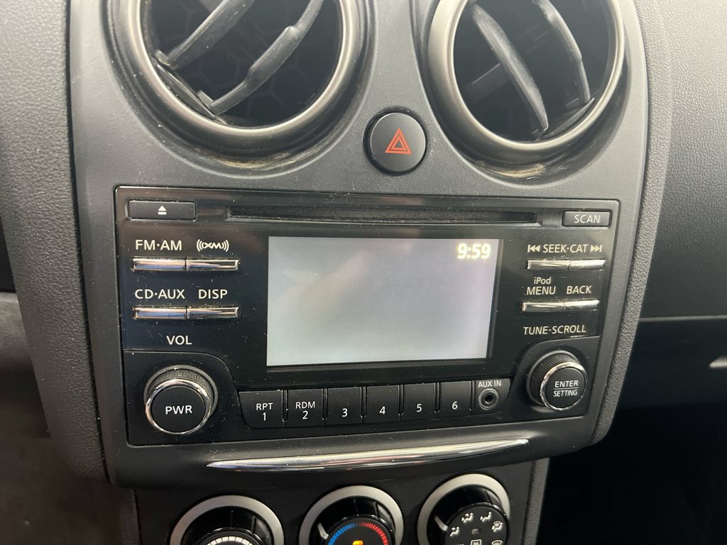 Used 2013 Nissan Rogue SV AWD/4WD image 14