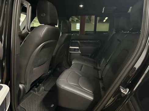 Used 2023 Land Rover Defender 110 S AWD/4WD image 10