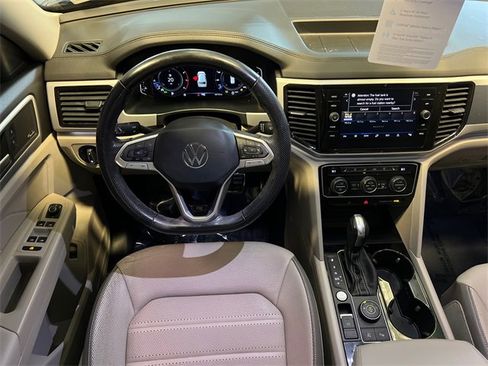 Used 2022 Volkswagen Atlas SEL Premium image 19