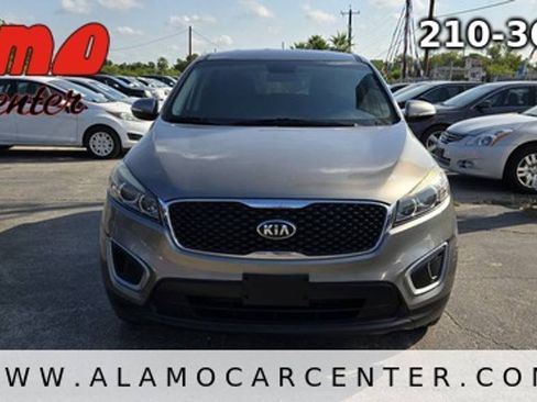 Used 2017 Kia Sorento L FWD image 8