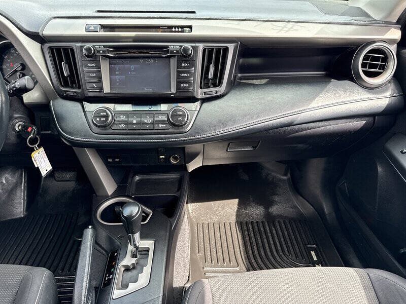 Used 2018 Toyota RAV4 XLE w/ Carpet Mat Package FWD image 26