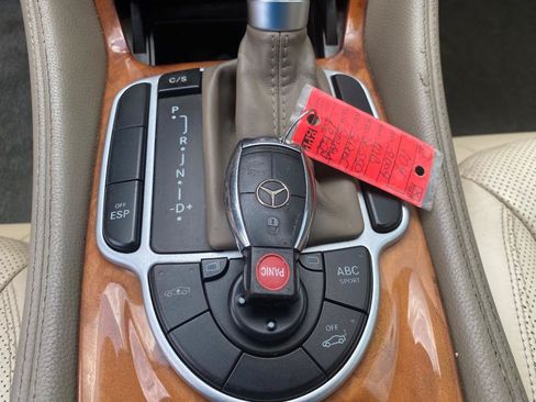 Used 2009 Mercedes-Benz SL 550 w/ Premium I Pkg image 35