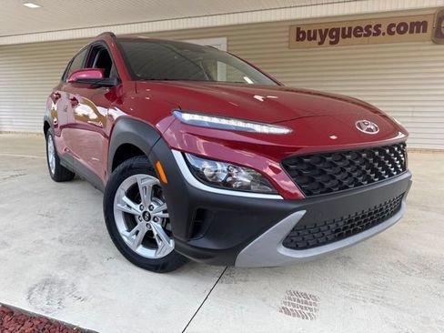 Used 2022 Hyundai Kona SEL w/ Convenience Package AWD/4WD image 2