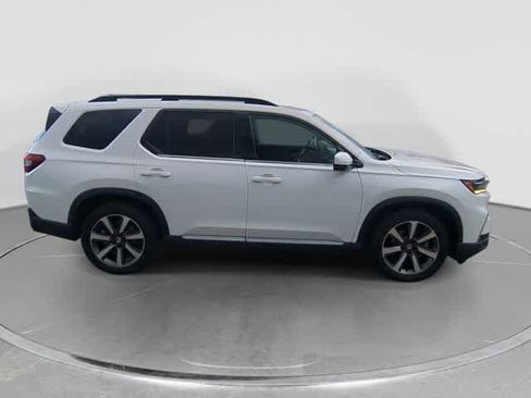 Used 2023 Honda Pilot Elite image 9