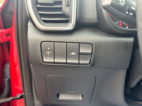 Used 2021 Kia Sportage LX image 17