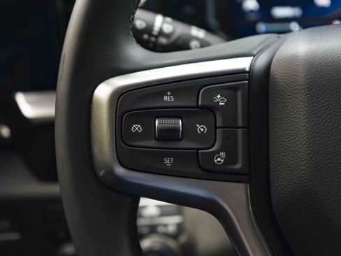 Used 2025 Chevrolet Silverado 1500 LT AWD/4WD image 19