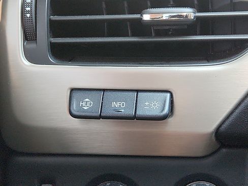 Used 2018 GMC Yukon Denali w/ Denali Ultimate Package AWD/4WD image 17