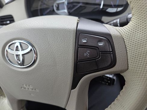 Used 2011 Toyota Sienna XLE image 14