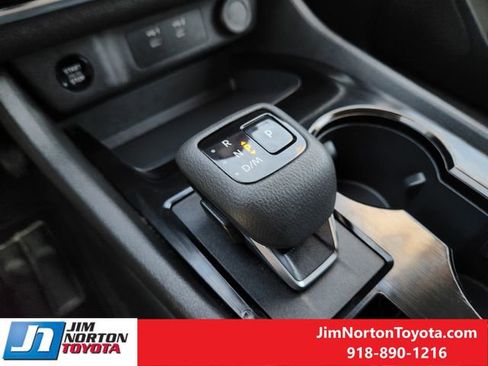 Used 2025 Nissan Rogue SV image 20