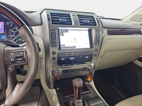 Used 2019 Lexus GX 460 Premium w/ Premium Package AWD/4WD image 22