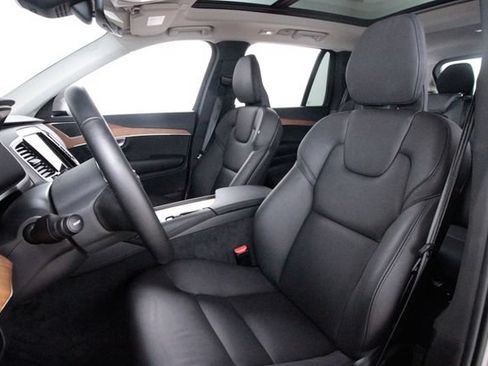 Certified 2025 Volvo XC90 B5 Plus w/ Protection Package Premier AWD/4WD image 23