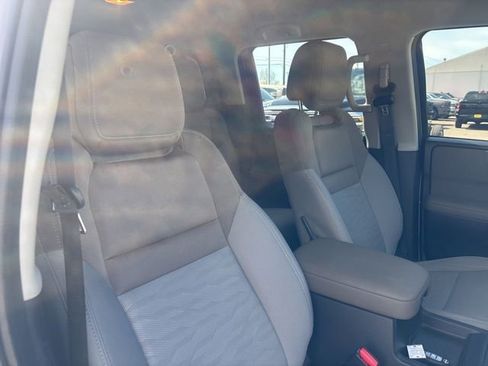 Used 2022 Nissan Frontier SV image 10