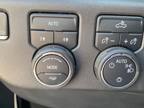 Used 2023 Chevrolet Silverado 1500 LT AWD/4WD image 19